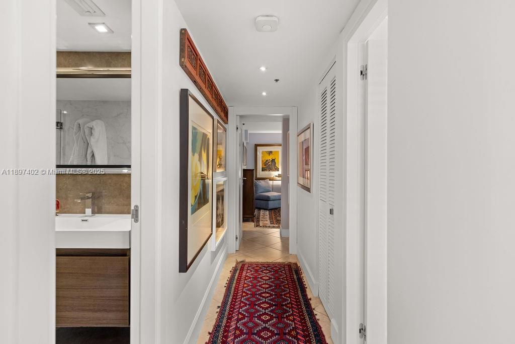 GROVE TOWERS CONDO - Residential Lease