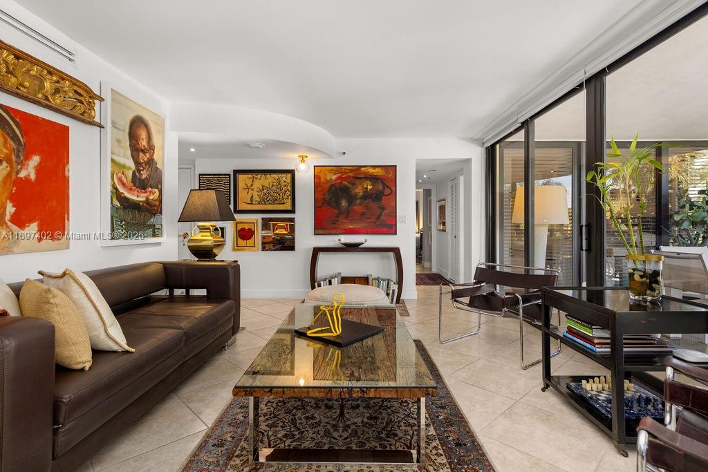 GROVE TOWERS CONDO - Residential Lease