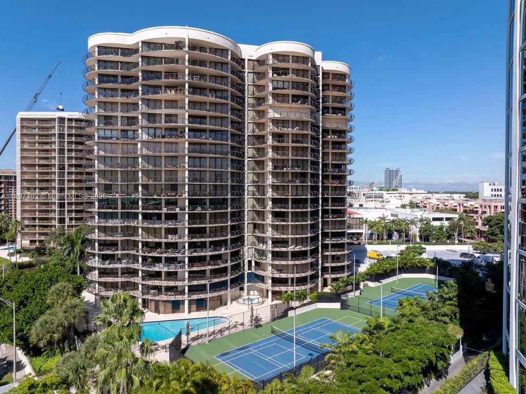 GROVE TOWERS CONDO - Residential Lease
