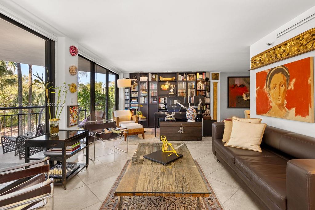 GROVE TOWERS CONDO - Residential Lease