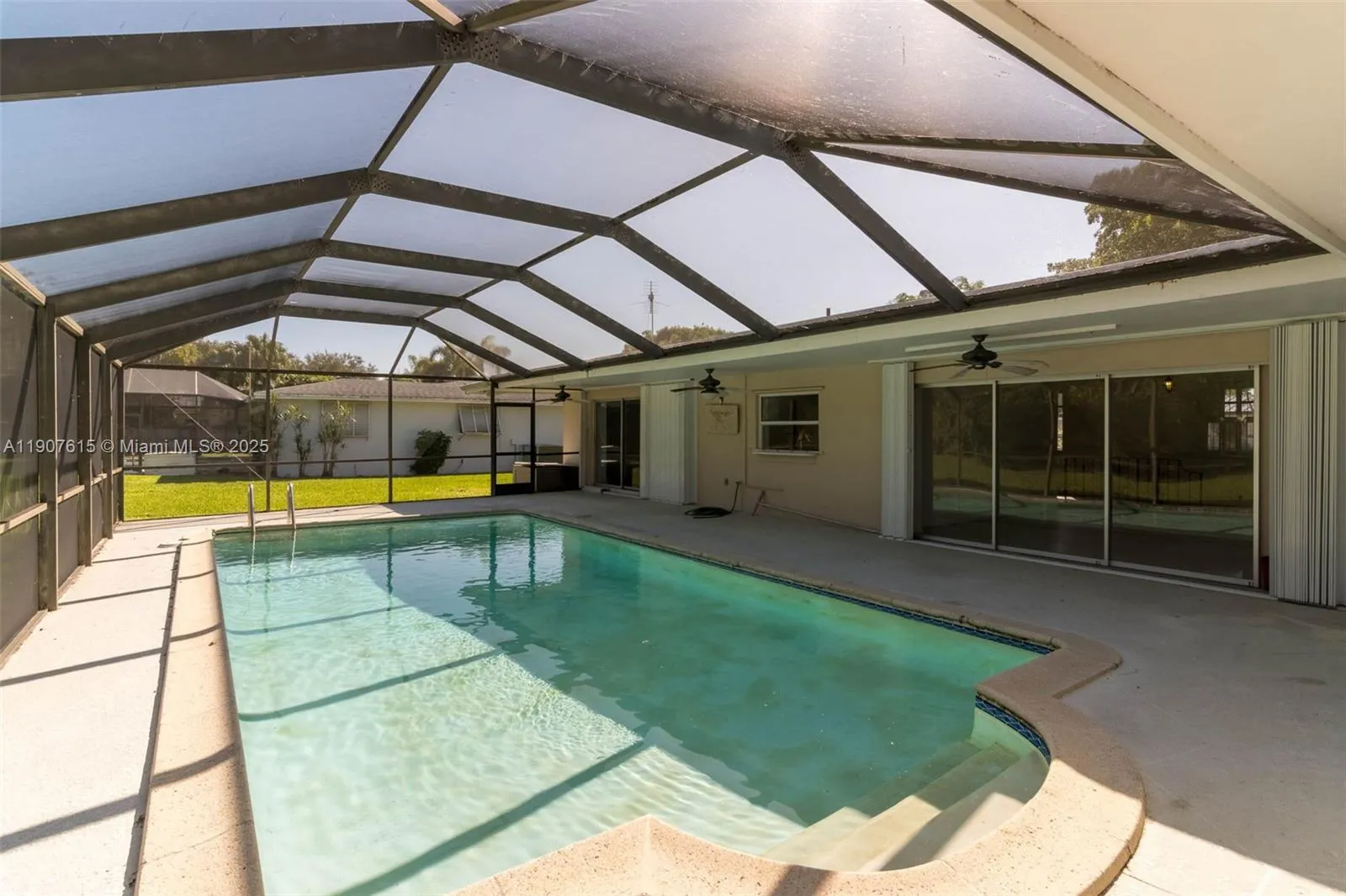 Palmetto Bay, Florida 33158, United States, 3 Bedrooms Bedrooms, ,2 BathroomsBathrooms,Residential,Active,244422