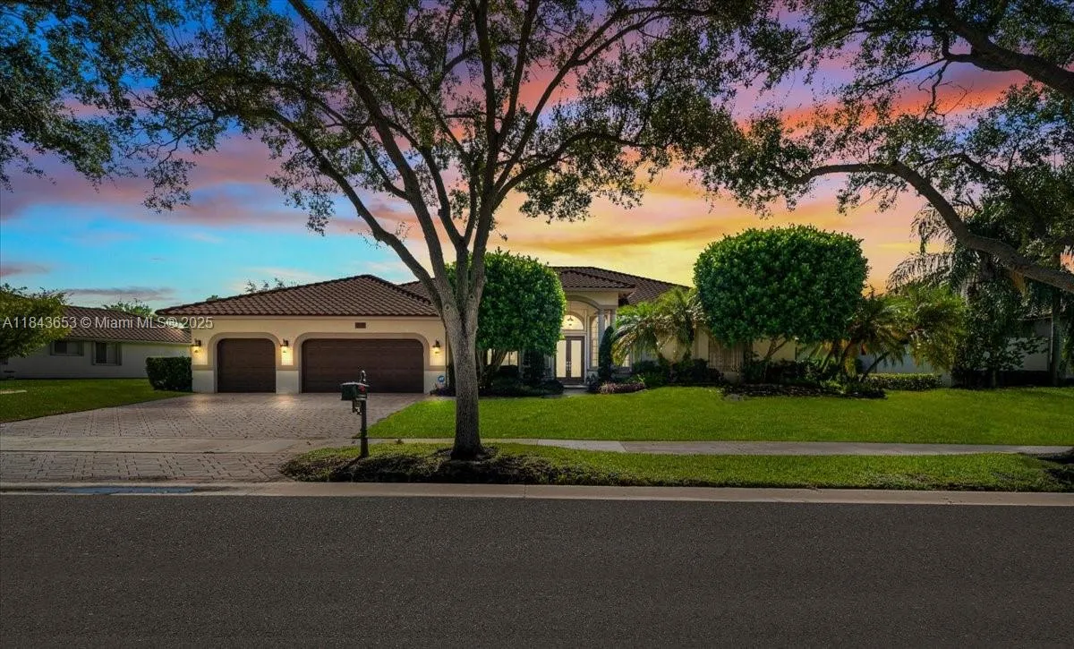 Weston, Florida, 33327, United States, 4 Bedrooms Bedrooms, ,5 BathroomsBathrooms,Residential,Active,1898059