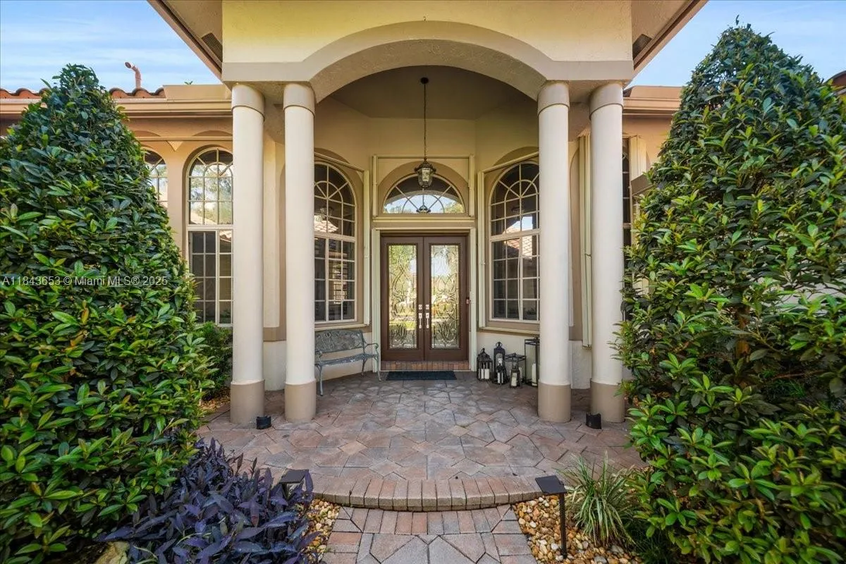 Weston, Florida, 33327, United States, 4 Bedrooms Bedrooms, ,5 BathroomsBathrooms,Residential,Active,1898059