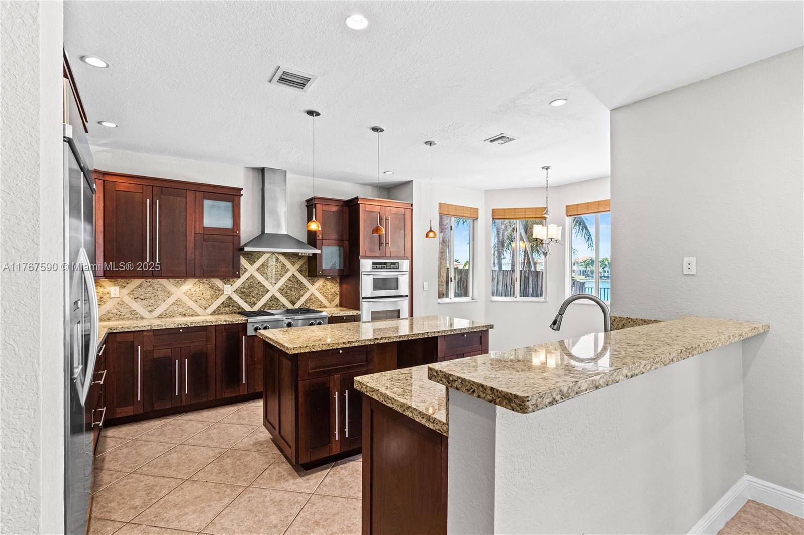 A B AT TAMIAMI TRAIL PHAS - Residential