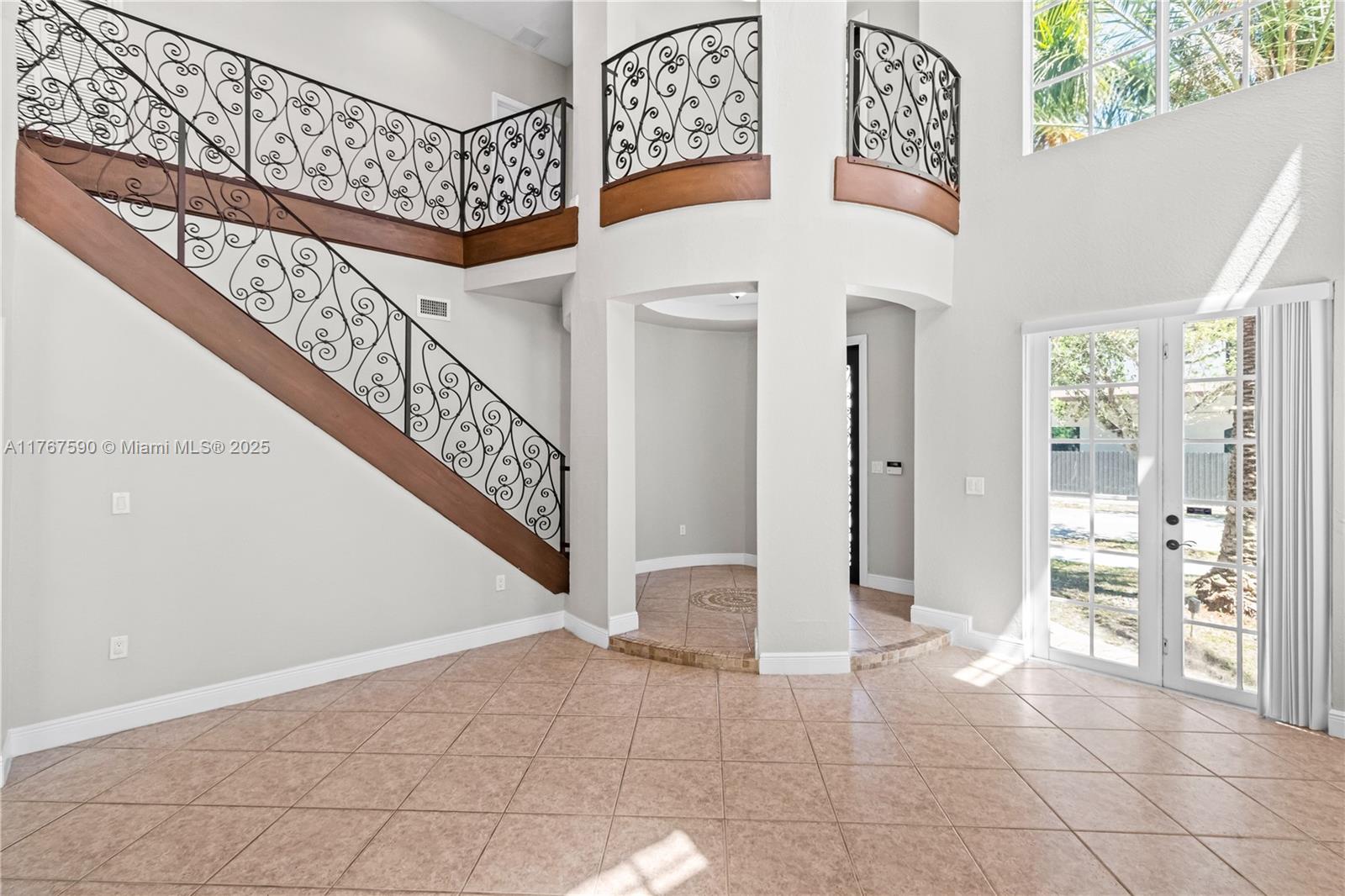 A B AT TAMIAMI TRAIL PHAS - Residential
