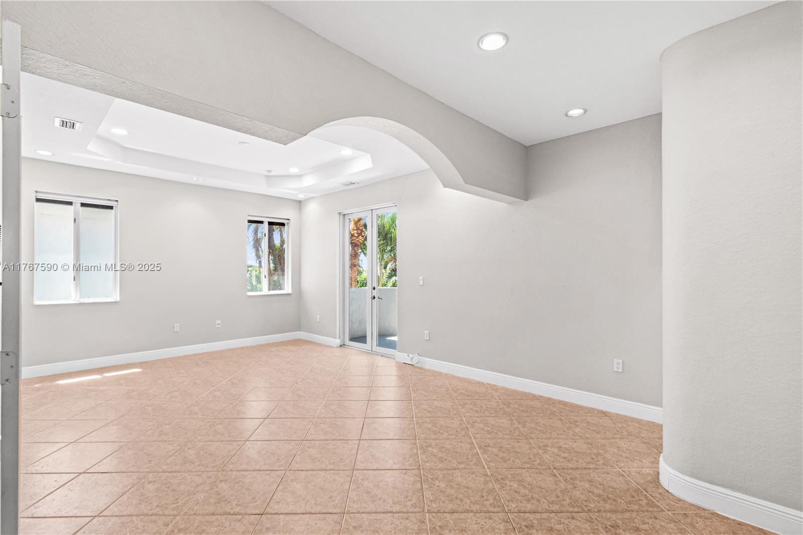 A B AT TAMIAMI TRAIL PHAS - Residential