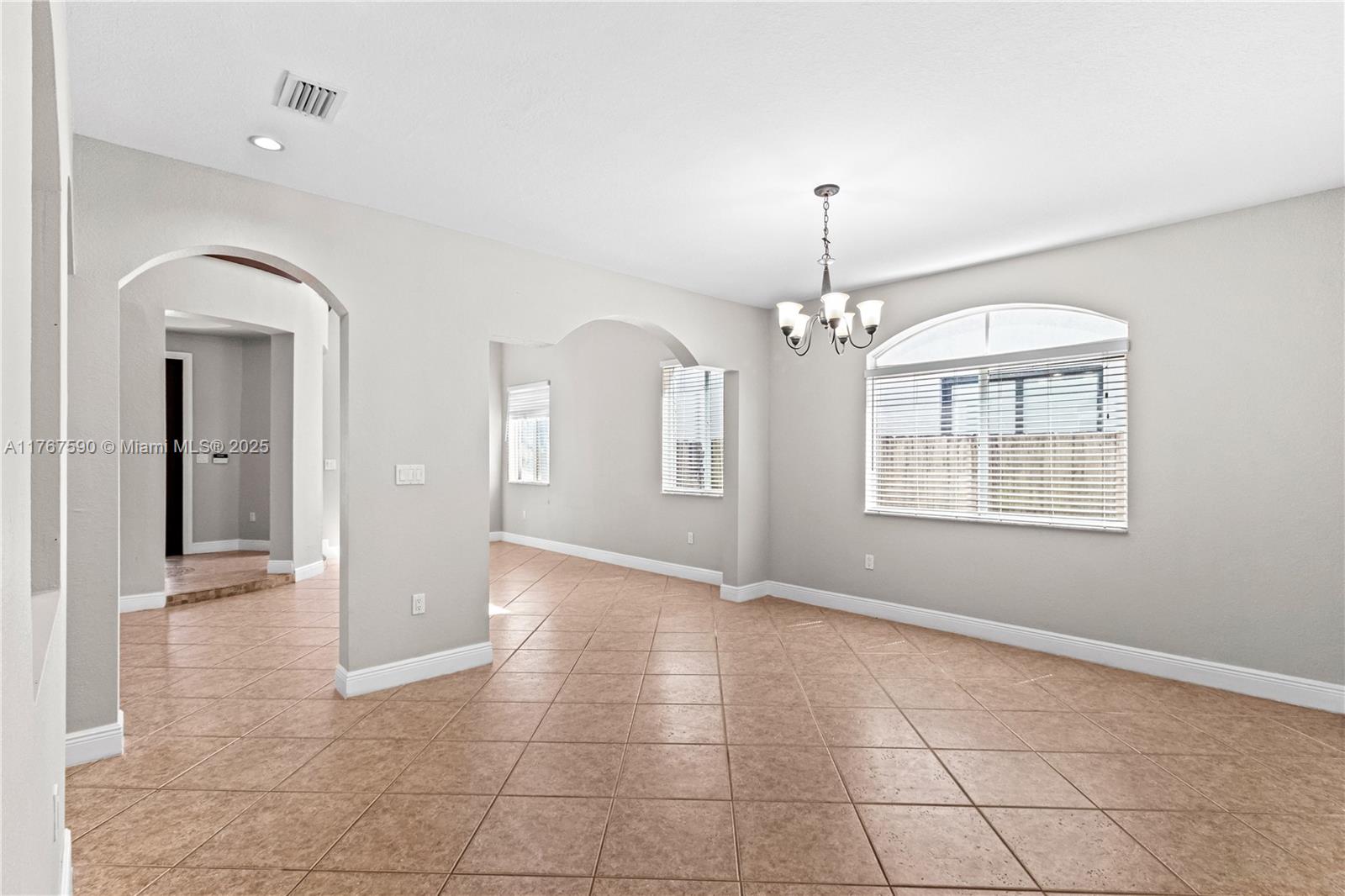 A B AT TAMIAMI TRAIL PHAS - Residential
