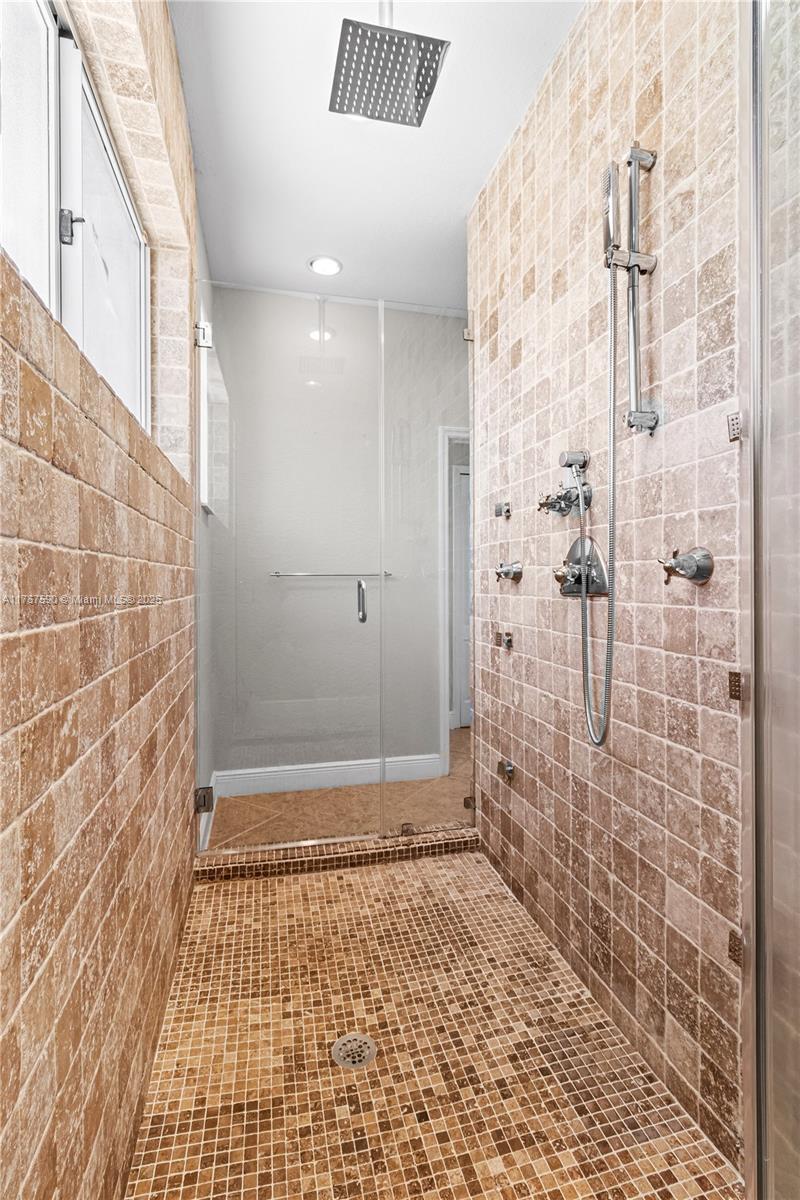 A B AT TAMIAMI TRAIL PHAS - Residential