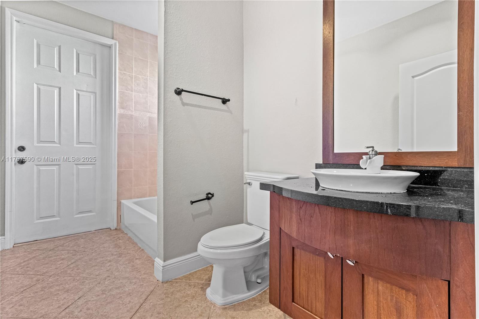 A B AT TAMIAMI TRAIL PHAS - Residential