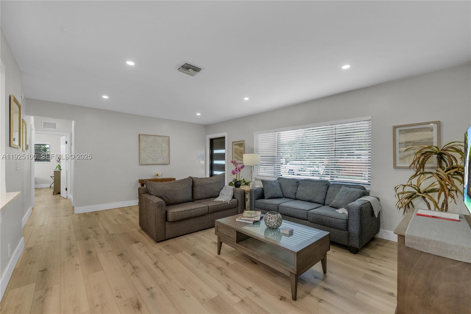 PINE CREST AMENDED PLAT - Residential Lease