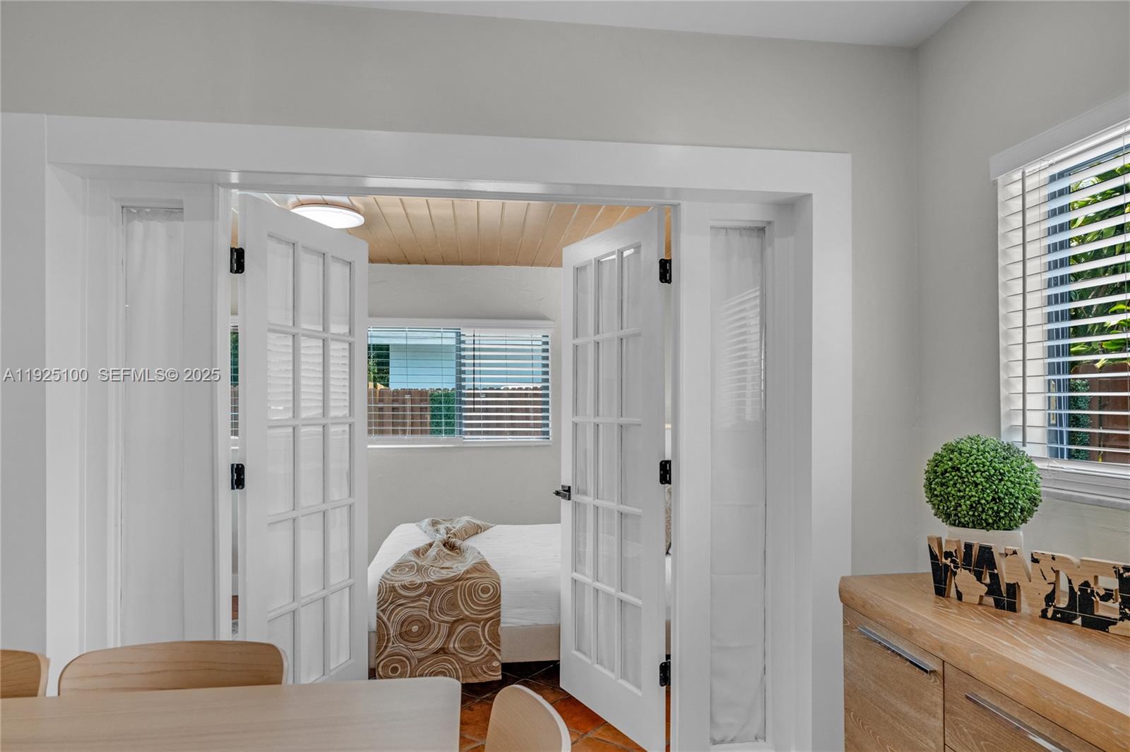 PINE CREST AMENDED PLAT - Residential Lease