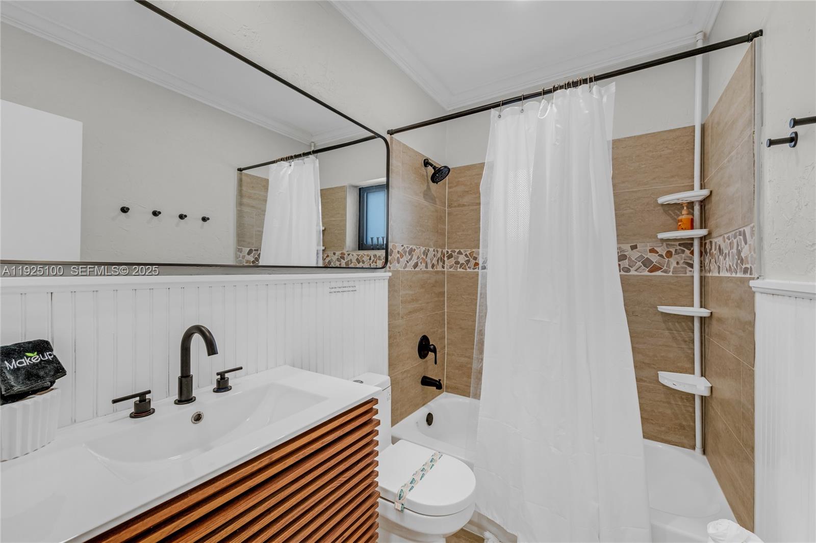 PINE CREST AMENDED PLAT - Residential Lease