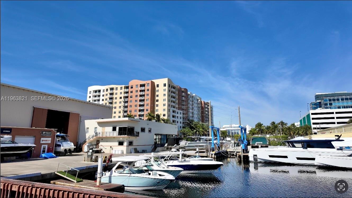 2891 NE 185th St 1002