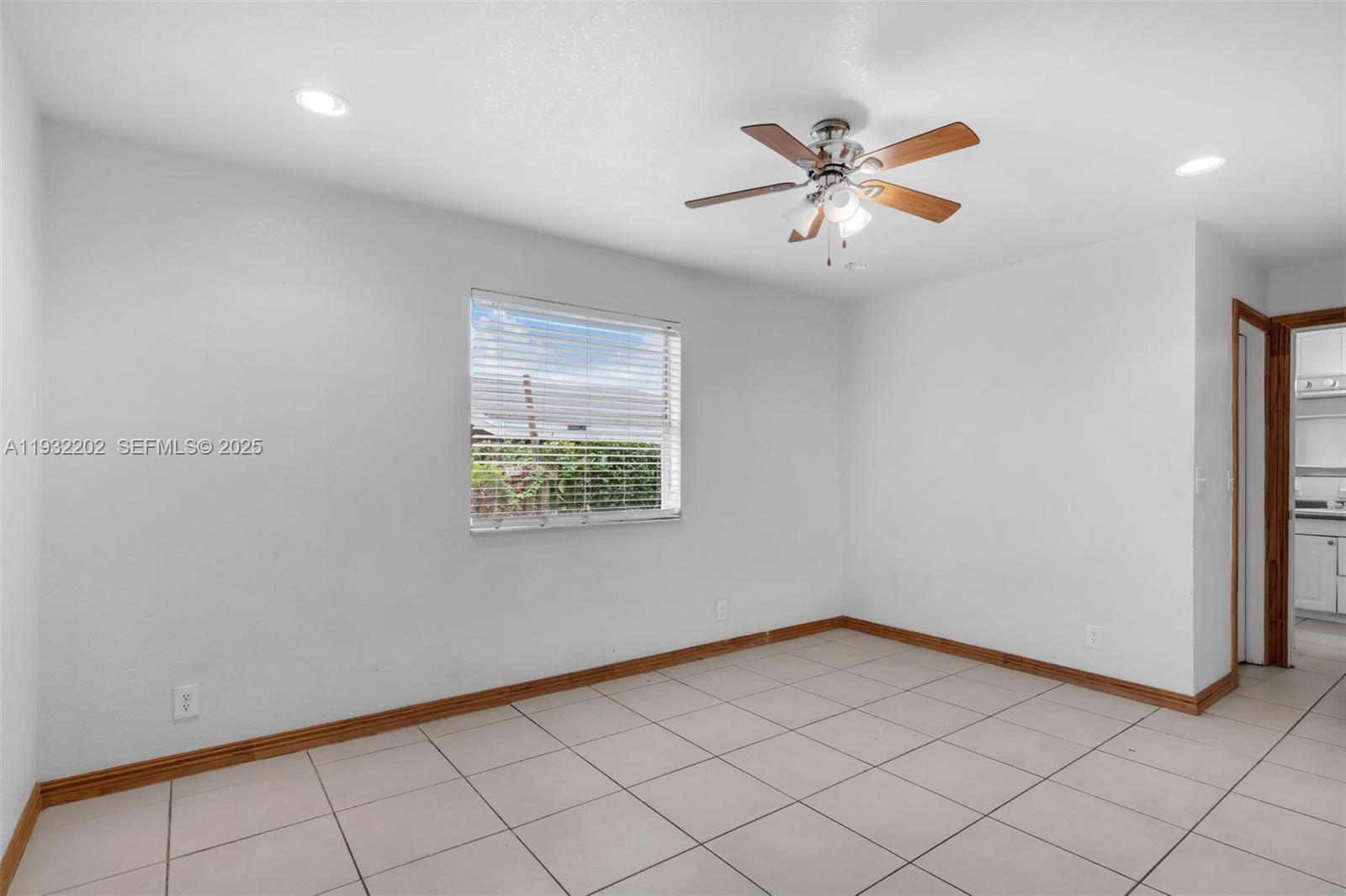 HYDE PARK FIRST SEC - Residential