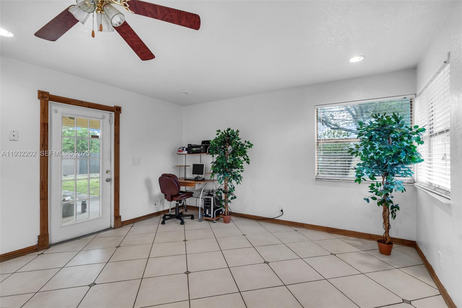 HYDE PARK FIRST SEC - Residential