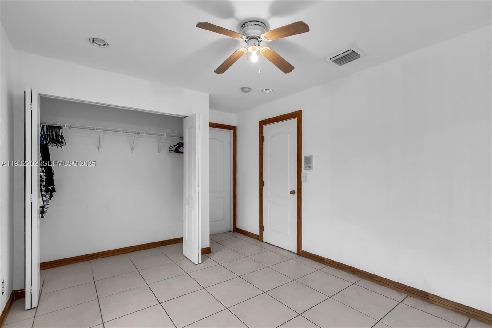 HYDE PARK FIRST SEC - Residential