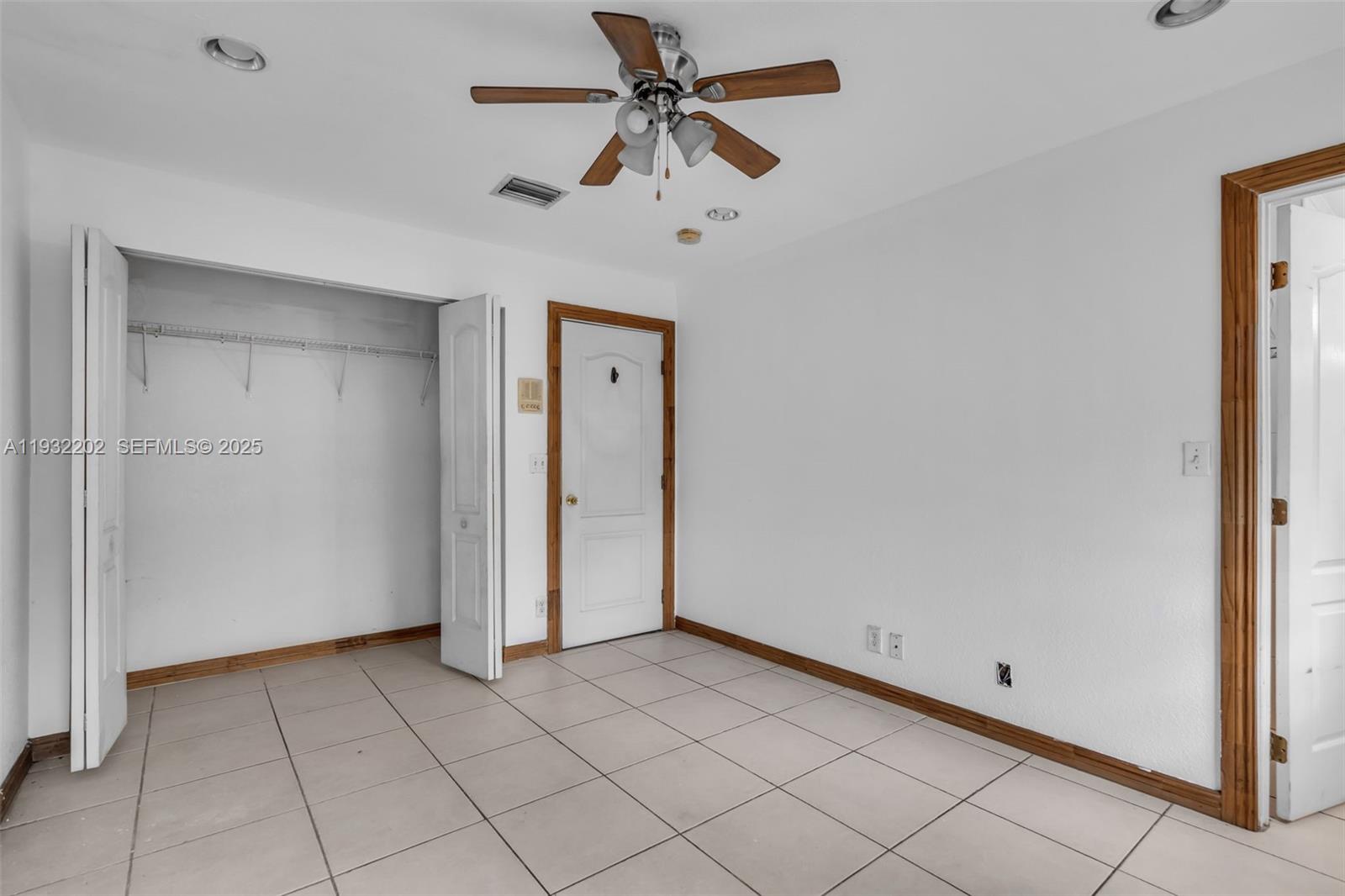 HYDE PARK FIRST SEC - Residential