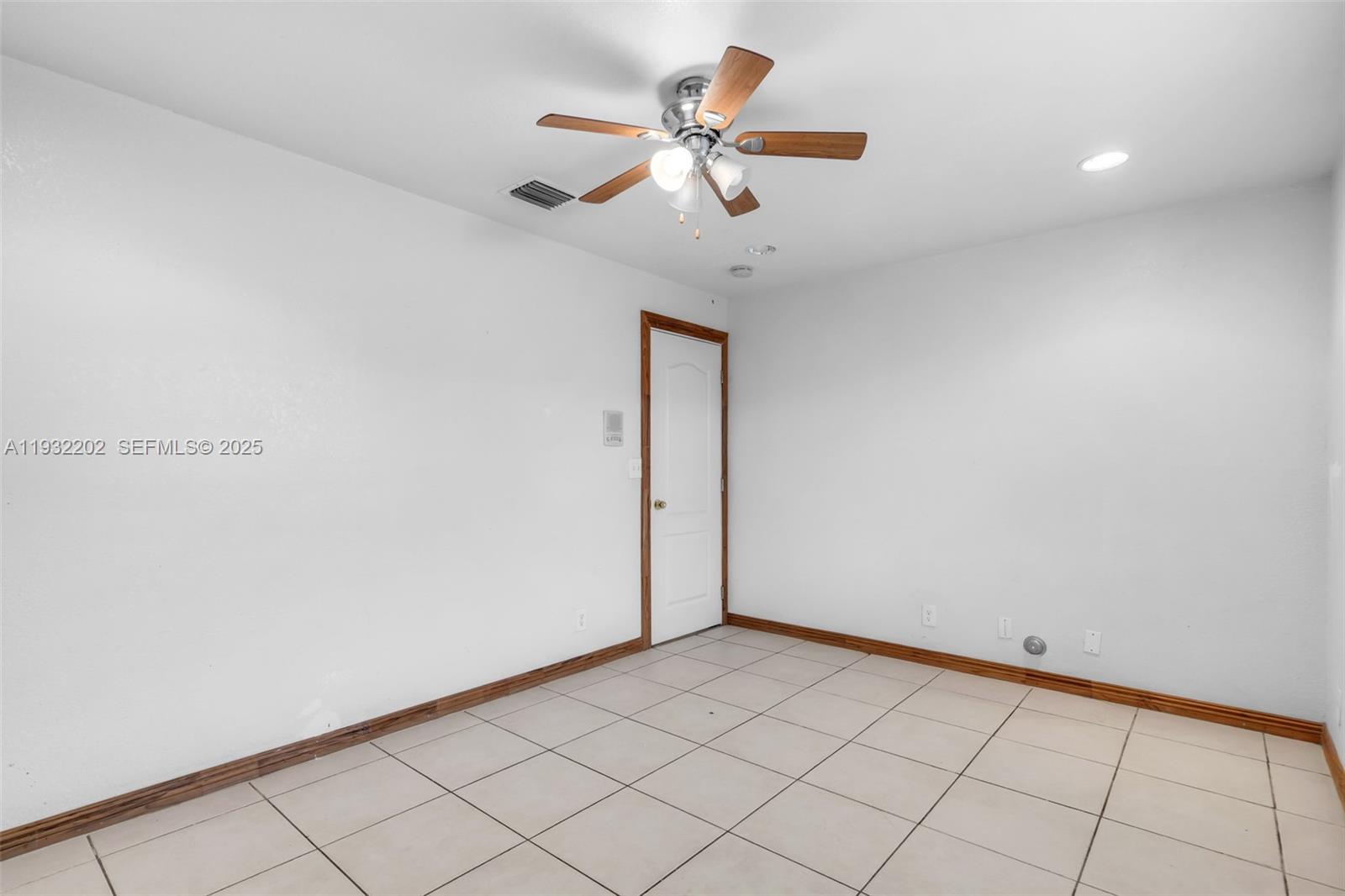 HYDE PARK FIRST SEC - Residential