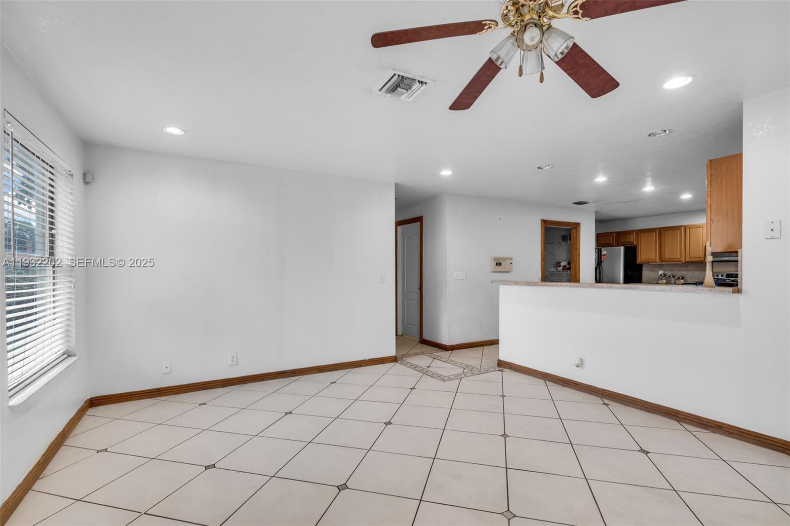 HYDE PARK FIRST SEC - Residential