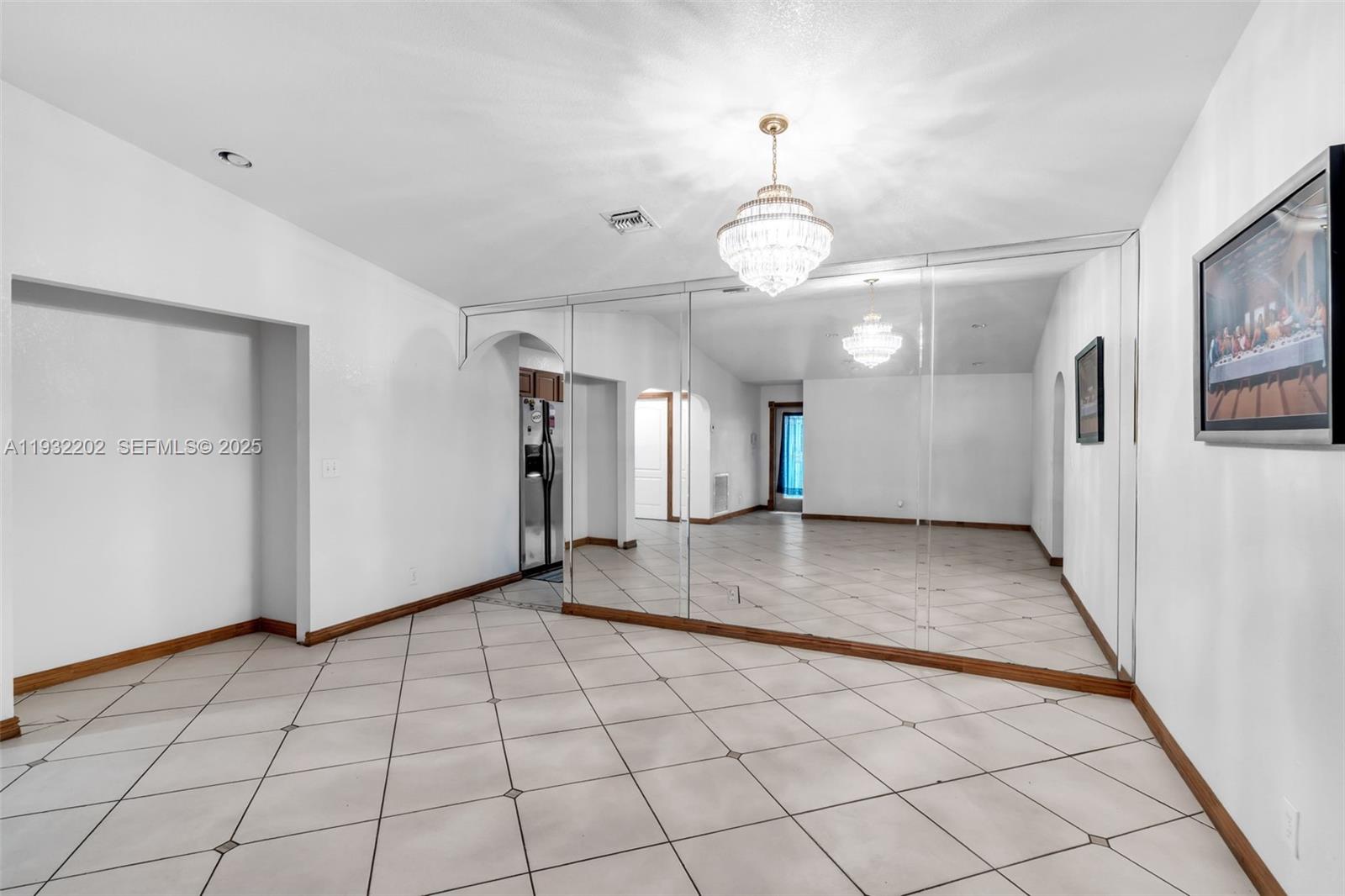 HYDE PARK FIRST SEC - Residential