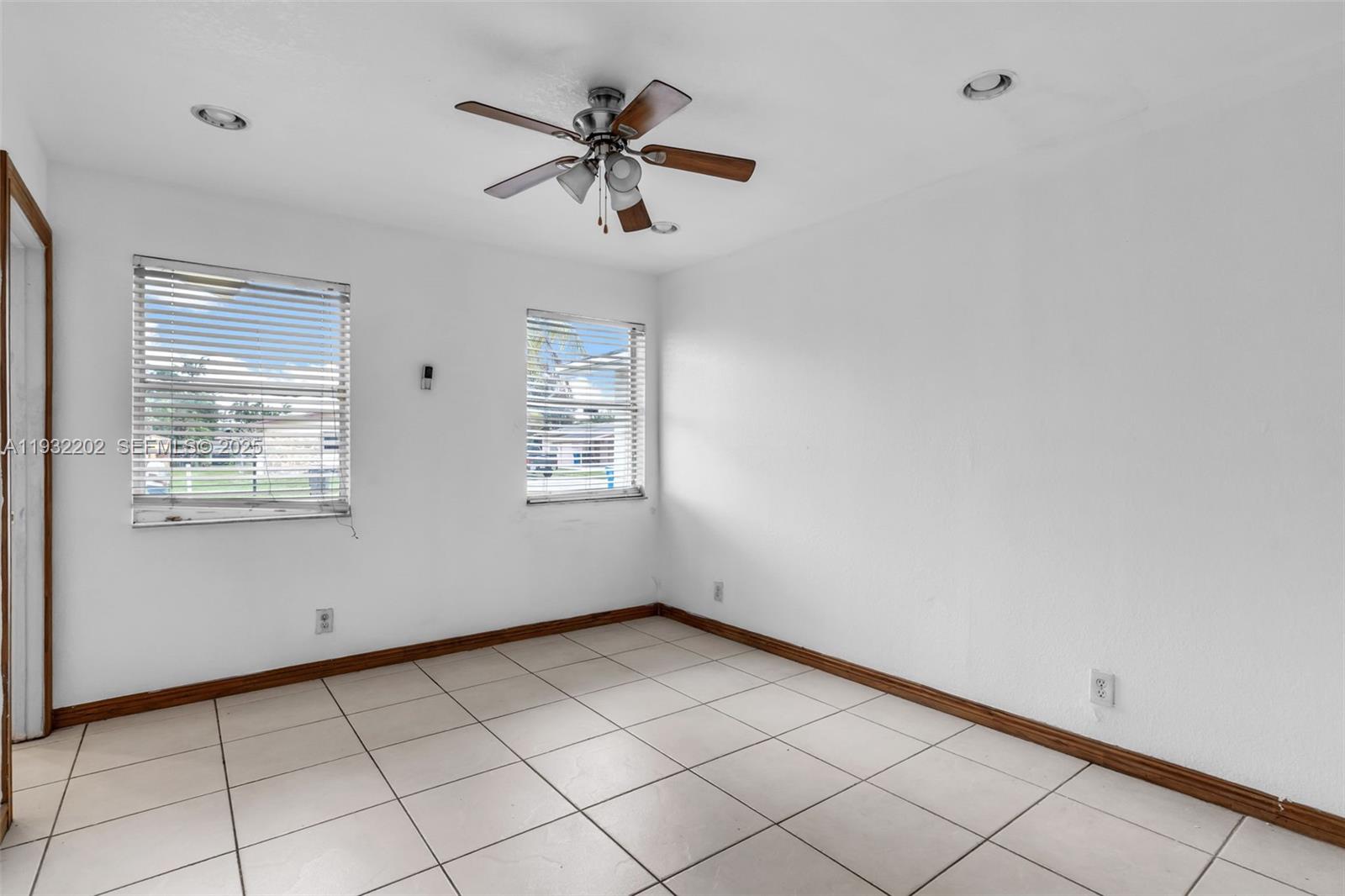 HYDE PARK FIRST SEC - Residential