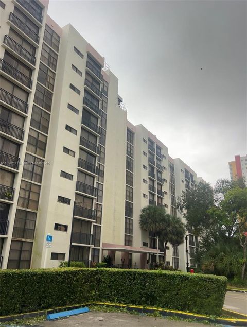 16909 N Bay Rd 421 Sunny Isles Beach FL 33160
