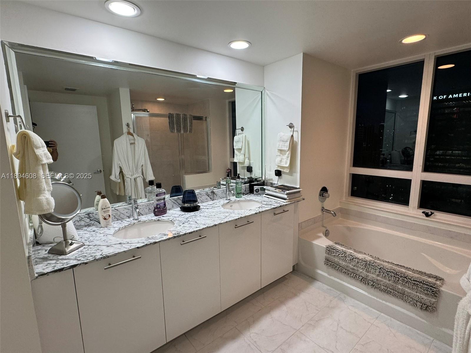 THE PLAZA 851 BRICKELL CO - Residential