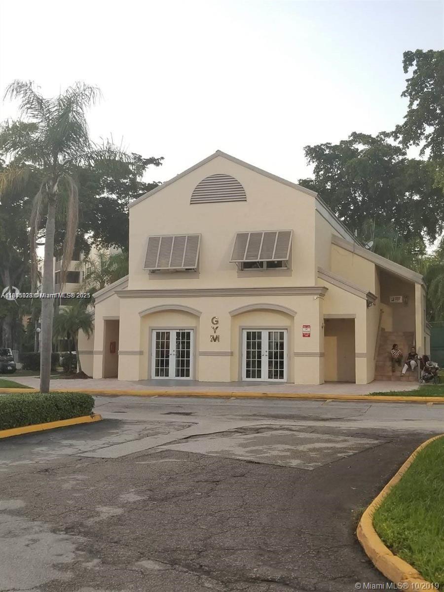 8363 Lake Dr 502