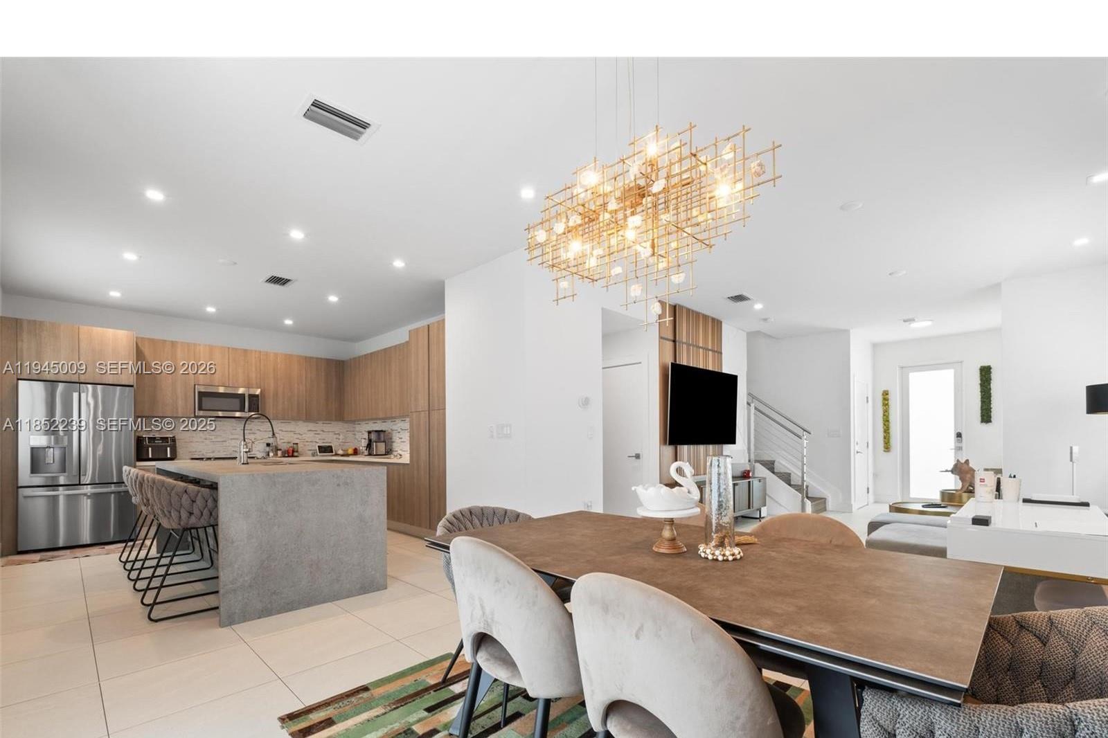 DORAL PALMS SOUTH - Residential