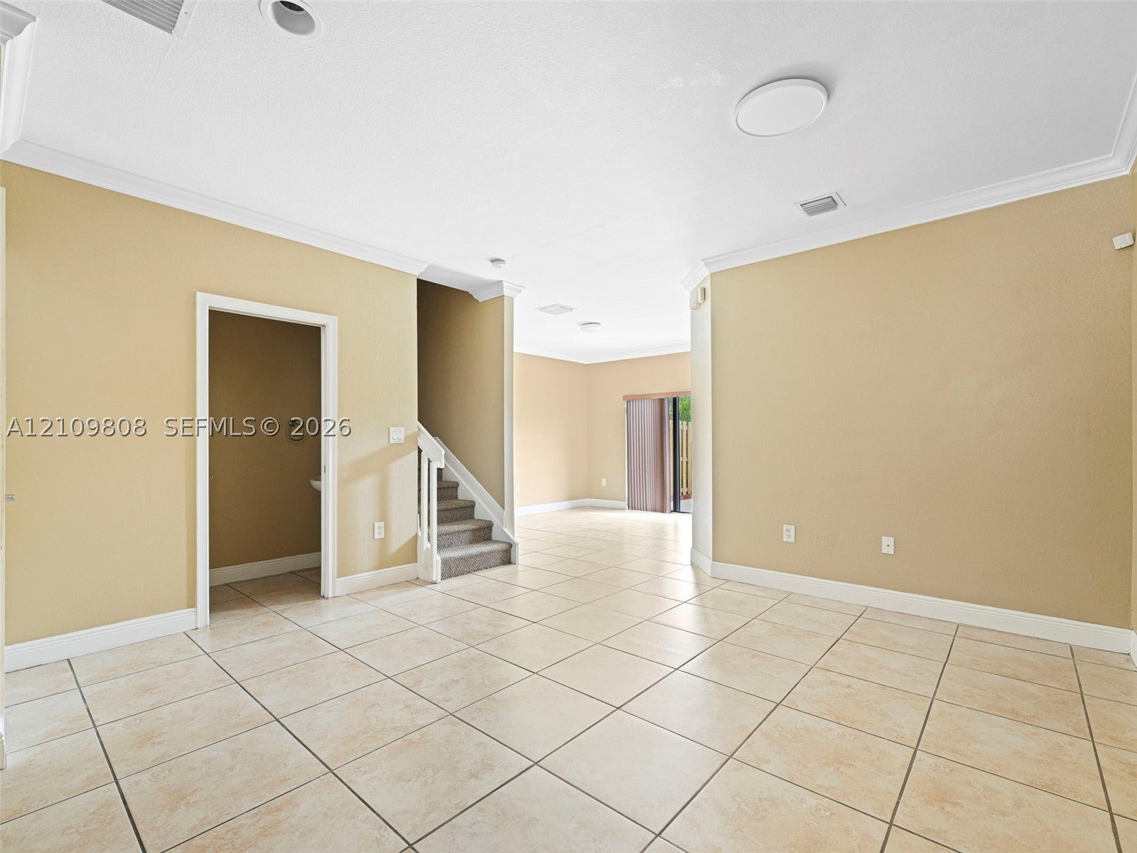 353 NE 37th Pl