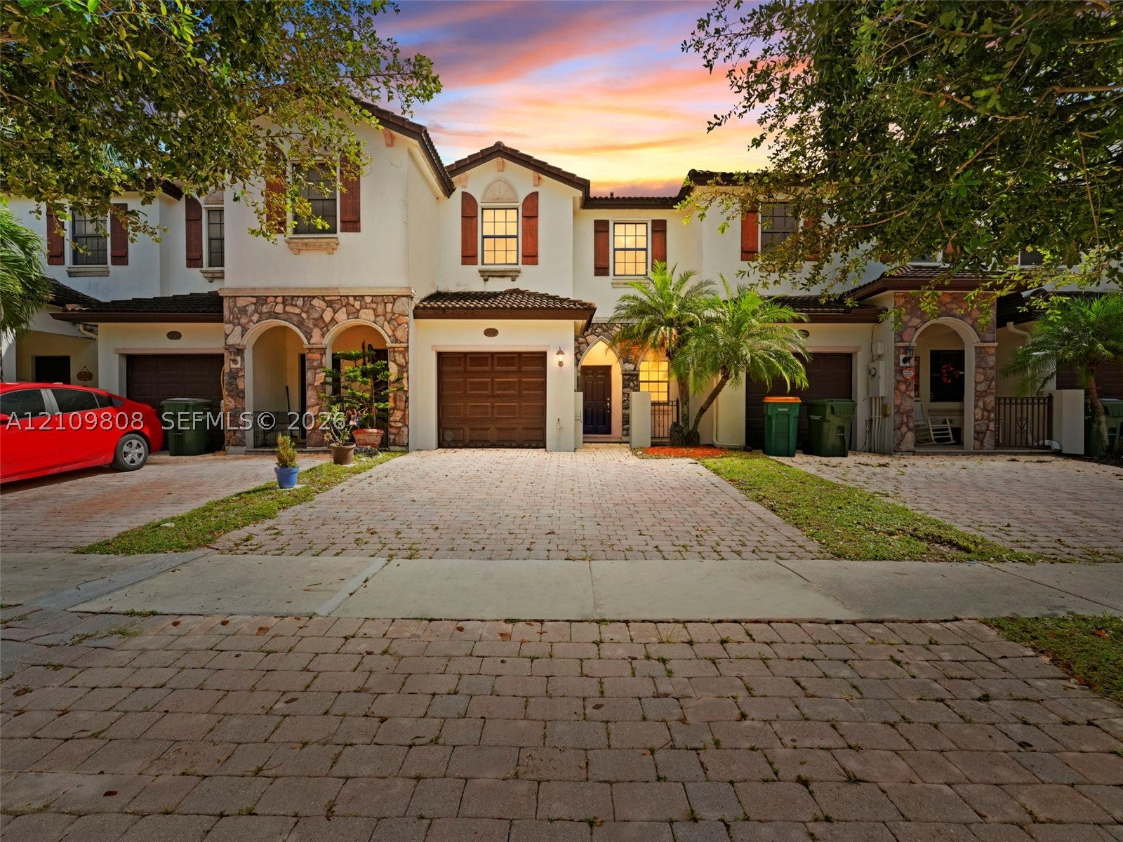 353 NE 37th Pl