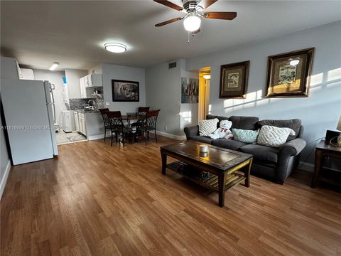 10052 Twin Lakes Dr 37-G Coral Springs FL 33071