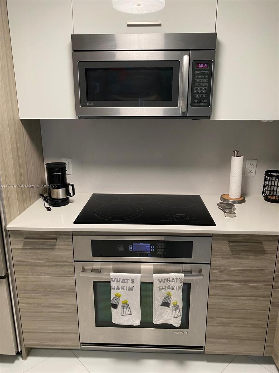 BRICKELLHOUSE - Residential