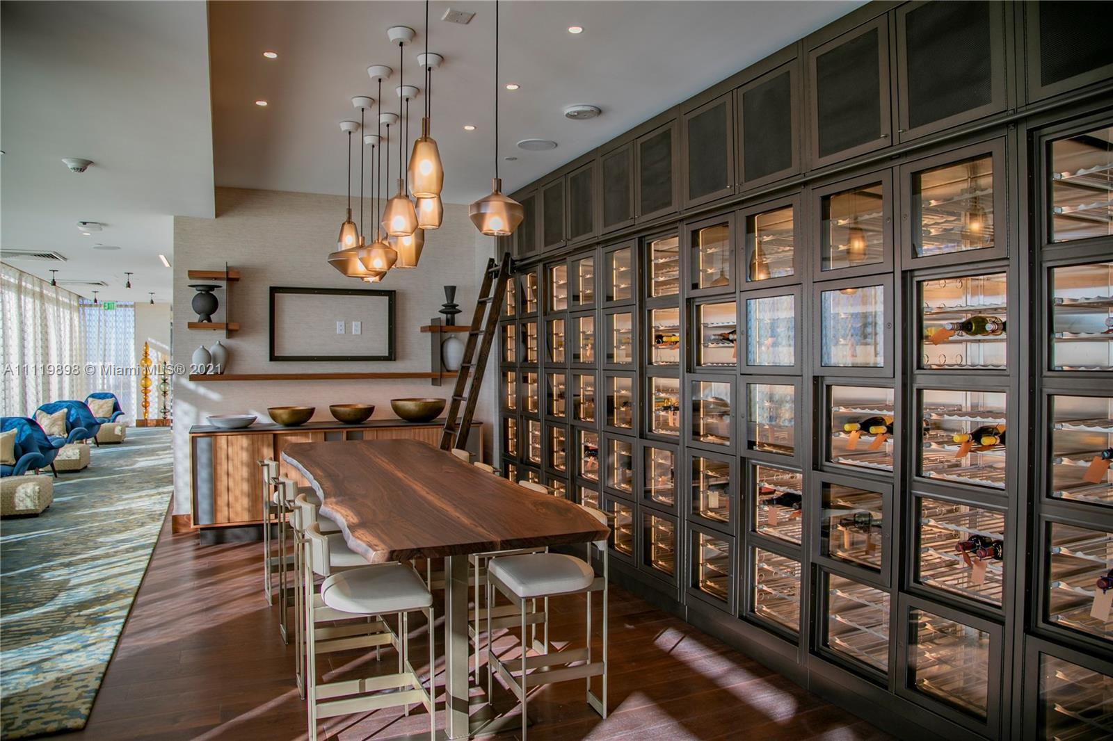 Turnberry Ocean Club - Residential