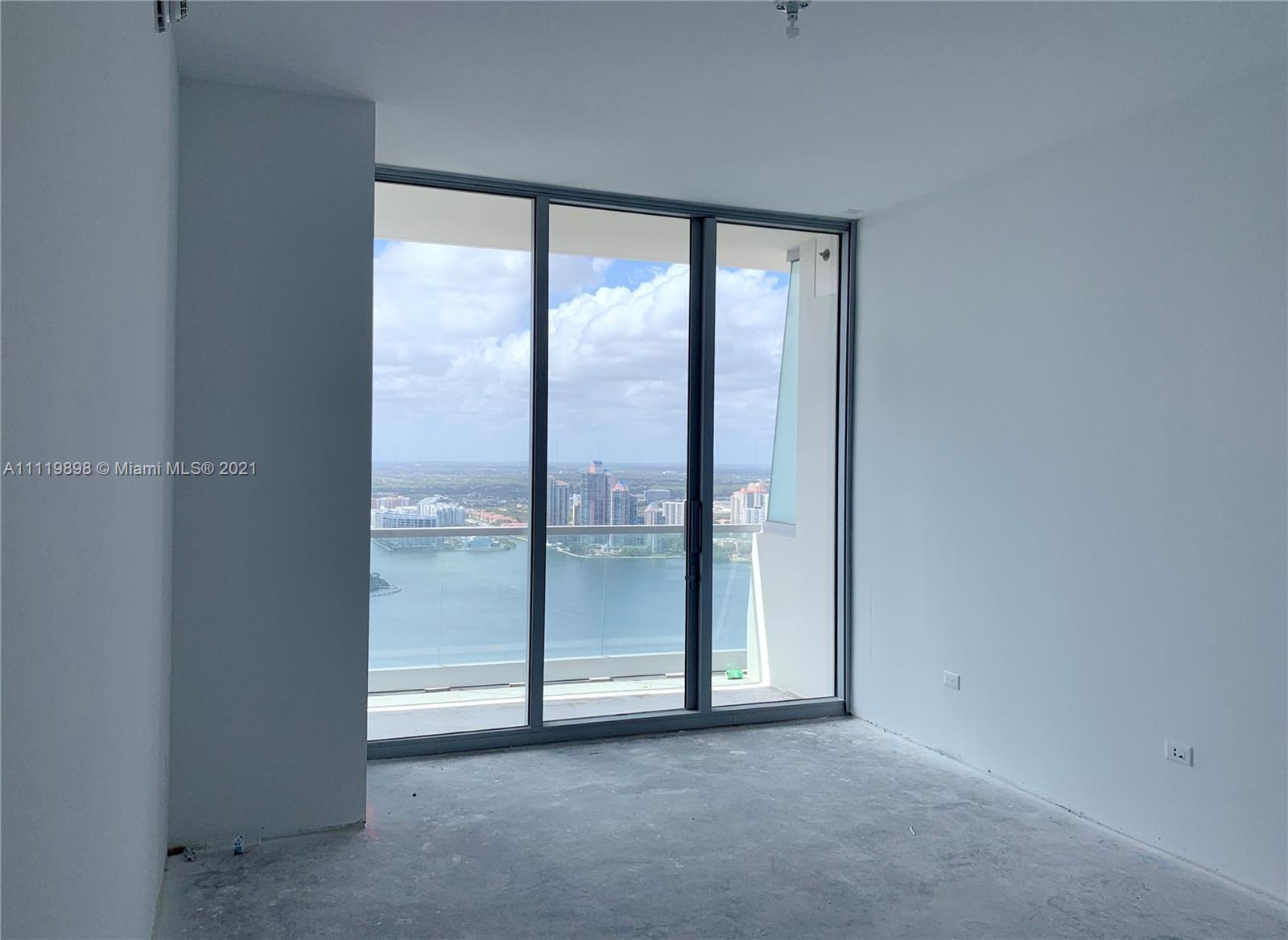 Turnberry Ocean Club - Residential