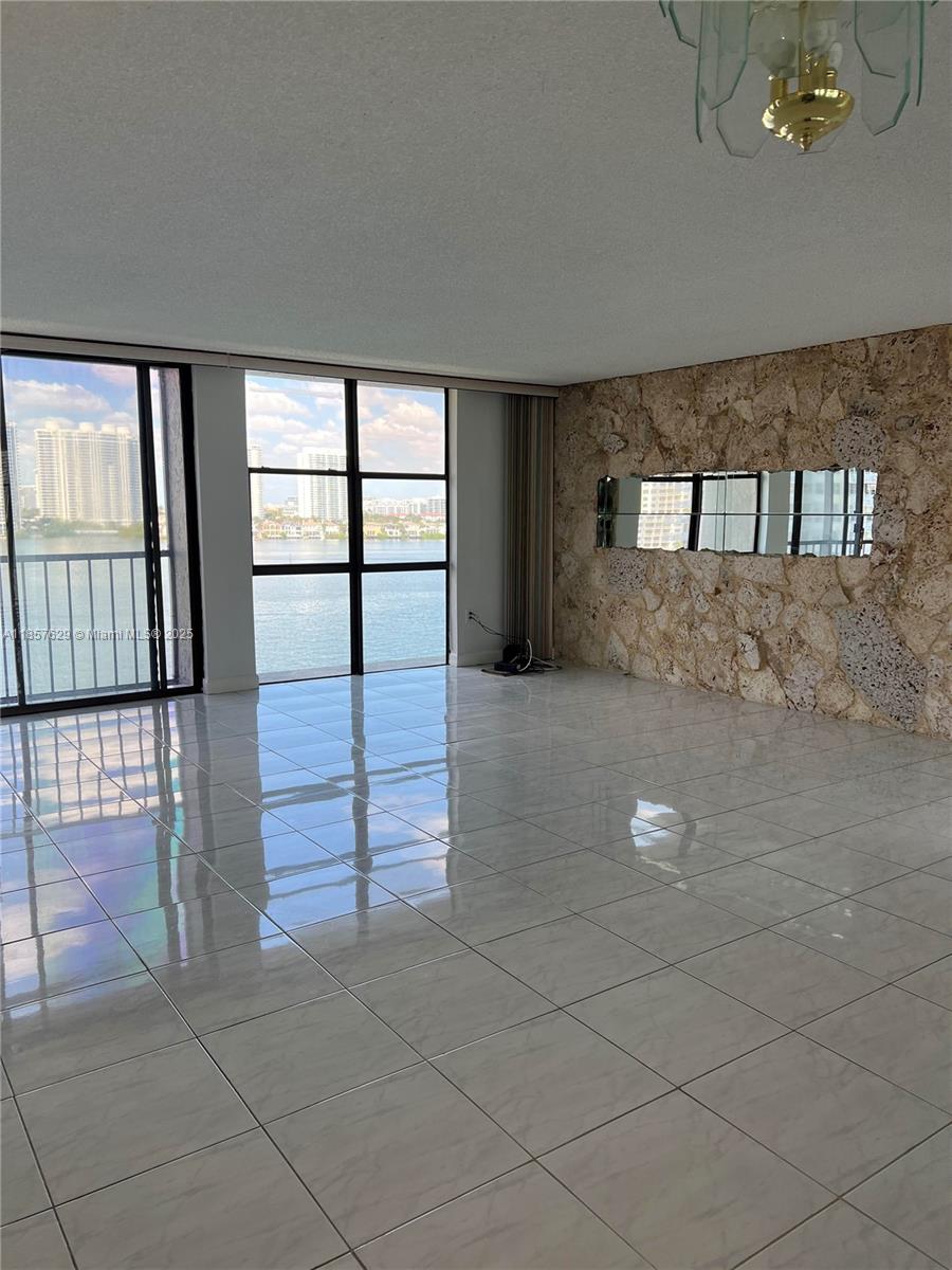 17500 N Bay Rd S907