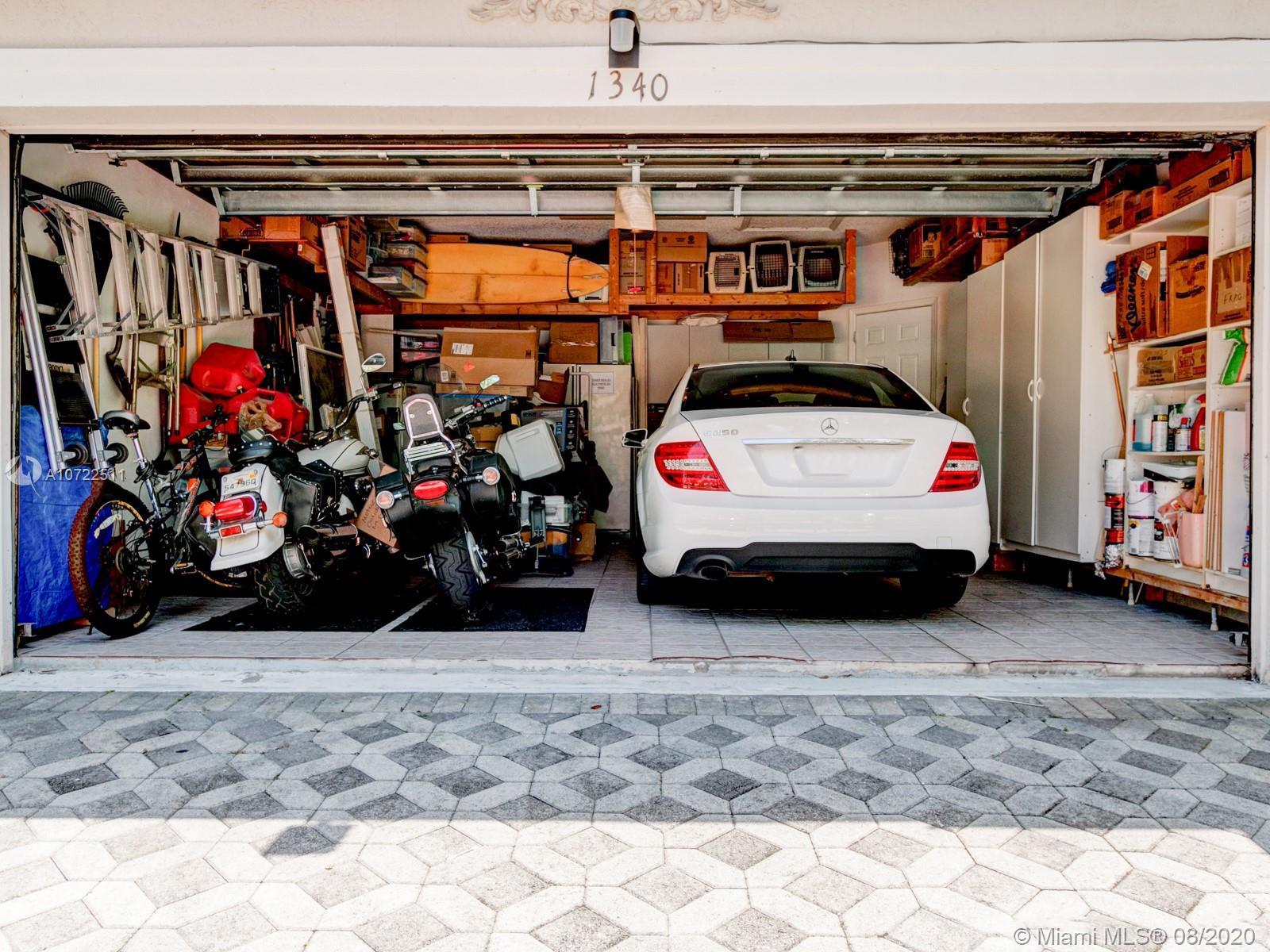 HOLLYWOOD GOLF ESTATES SE - Residential