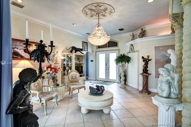 HOLLYWOOD GOLF ESTATES SE - Residential