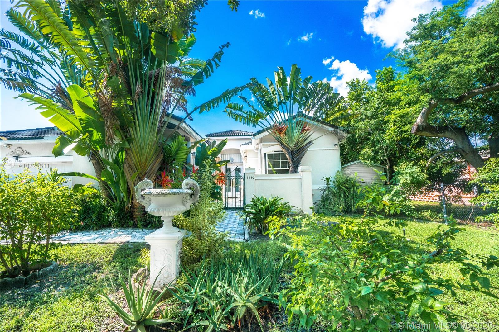 HOLLYWOOD GOLF ESTATES SE - Residential