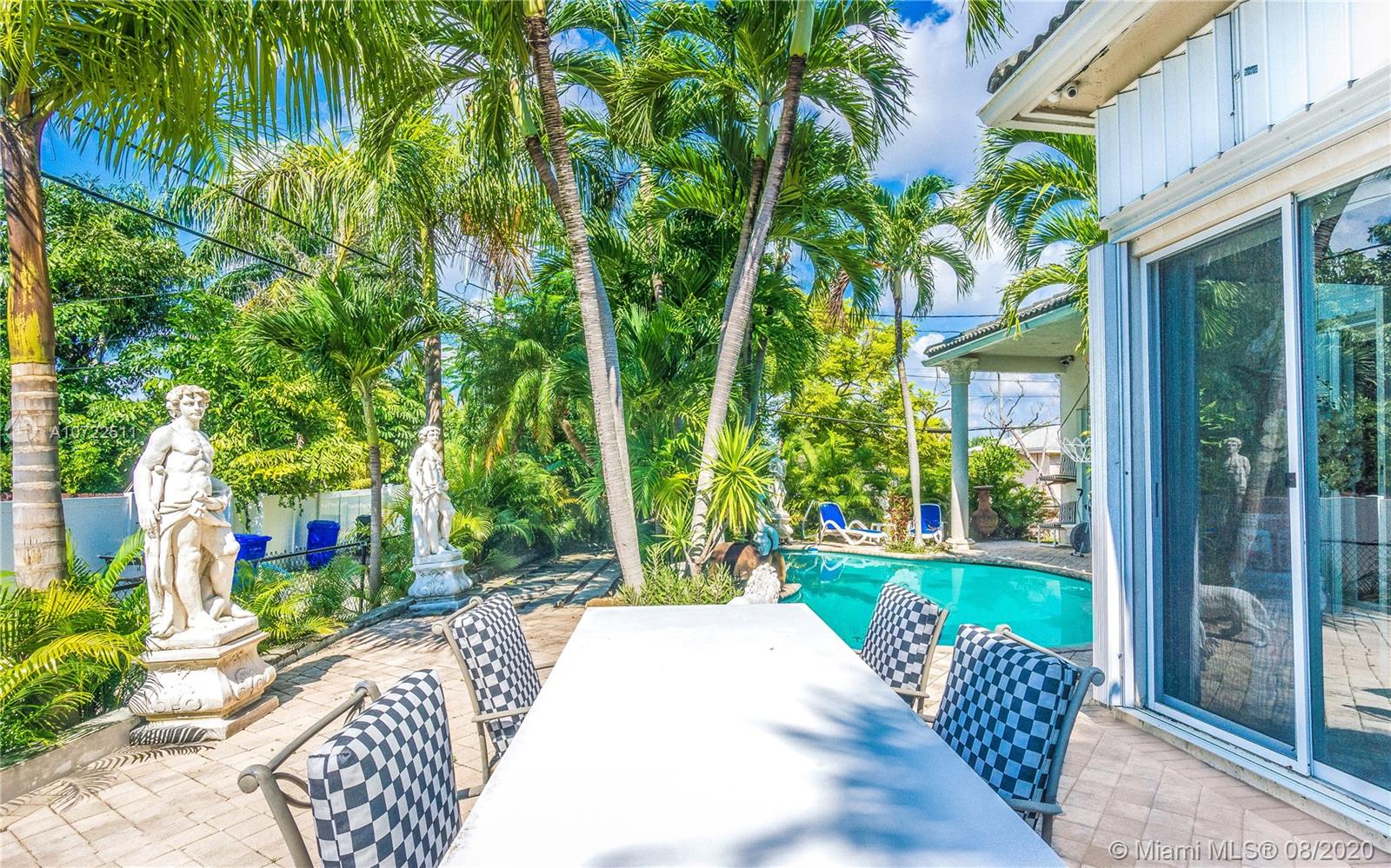 HOLLYWOOD GOLF ESTATES SE - Residential