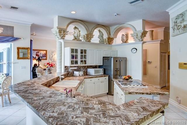 HOLLYWOOD GOLF ESTATES SE - Residential