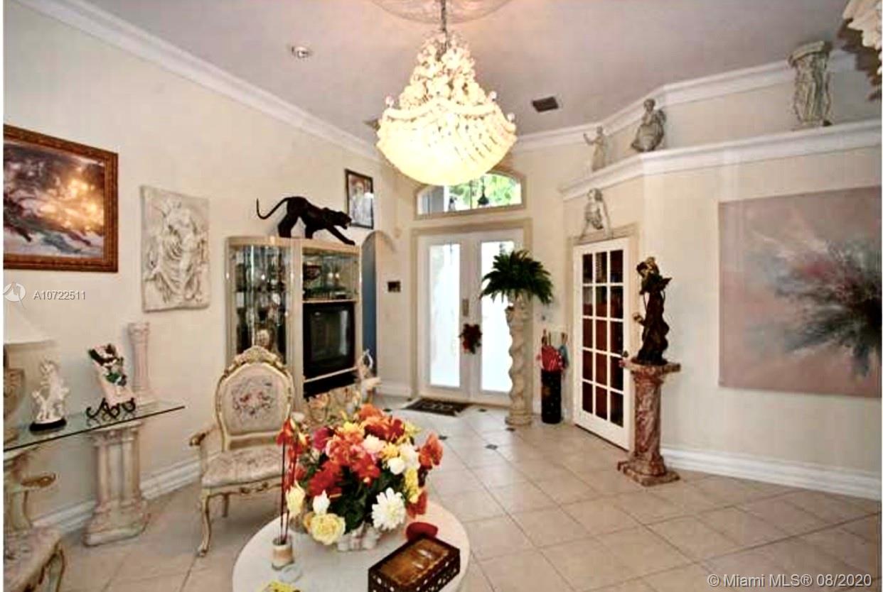 HOLLYWOOD GOLF ESTATES SE - Residential