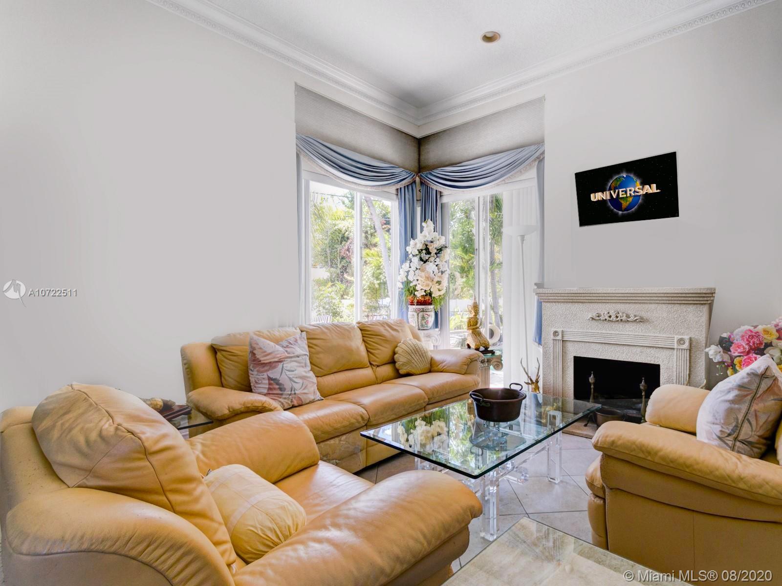 HOLLYWOOD GOLF ESTATES SE - Residential