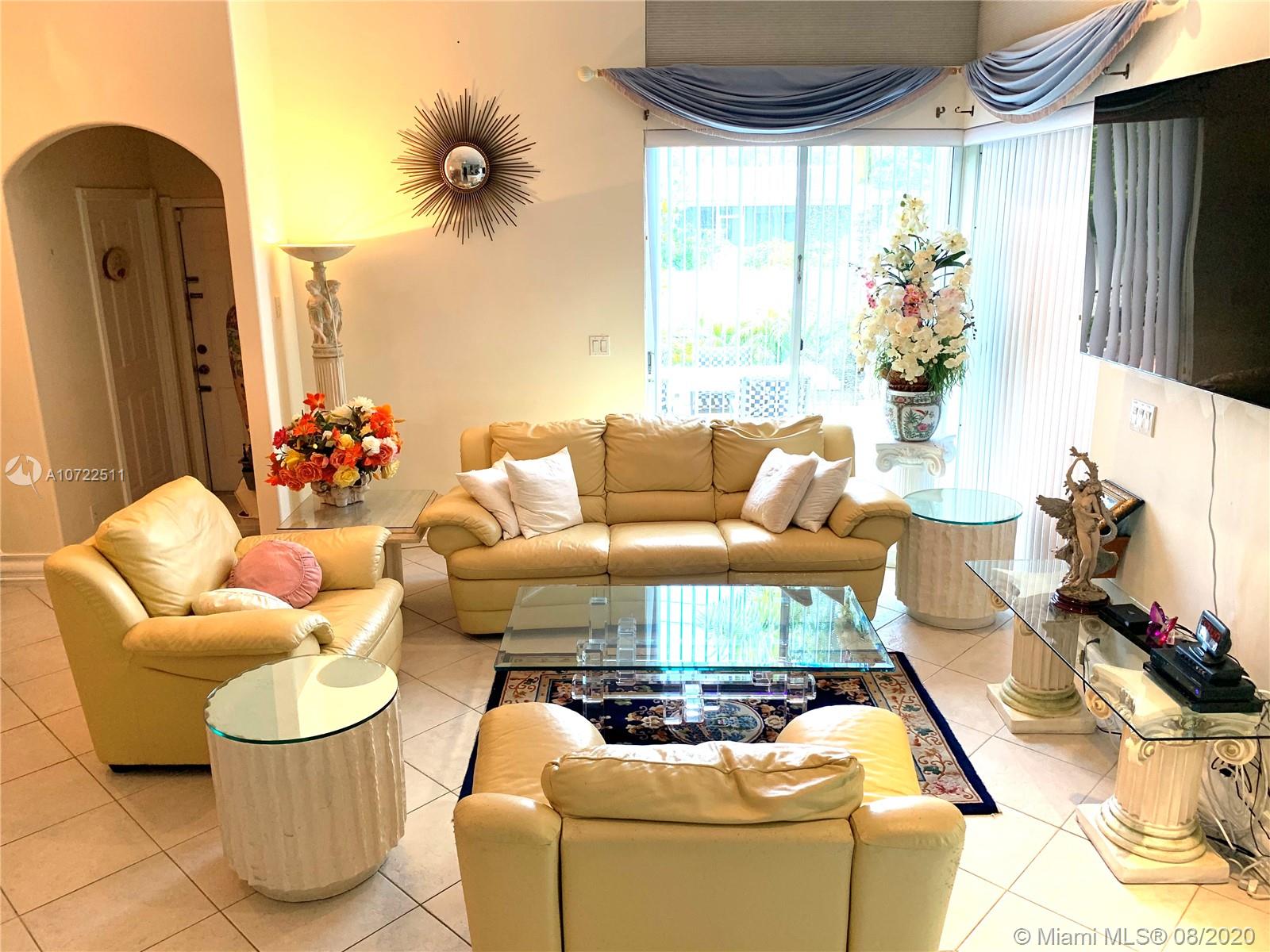 HOLLYWOOD GOLF ESTATES SE - Residential