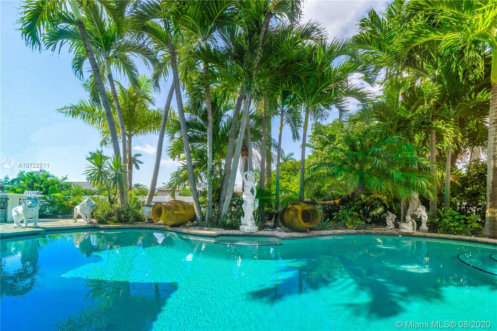 HOLLYWOOD GOLF ESTATES SE - Residential