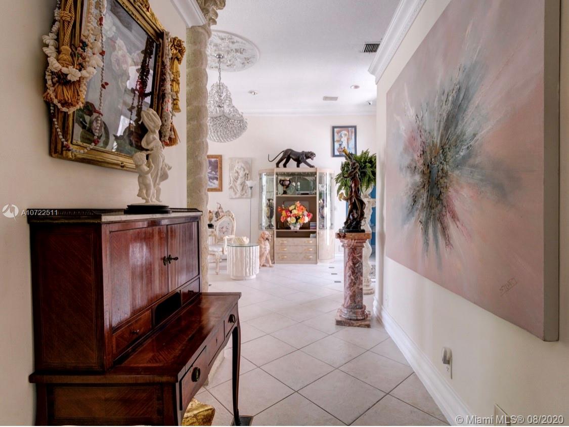 HOLLYWOOD GOLF ESTATES SE - Residential