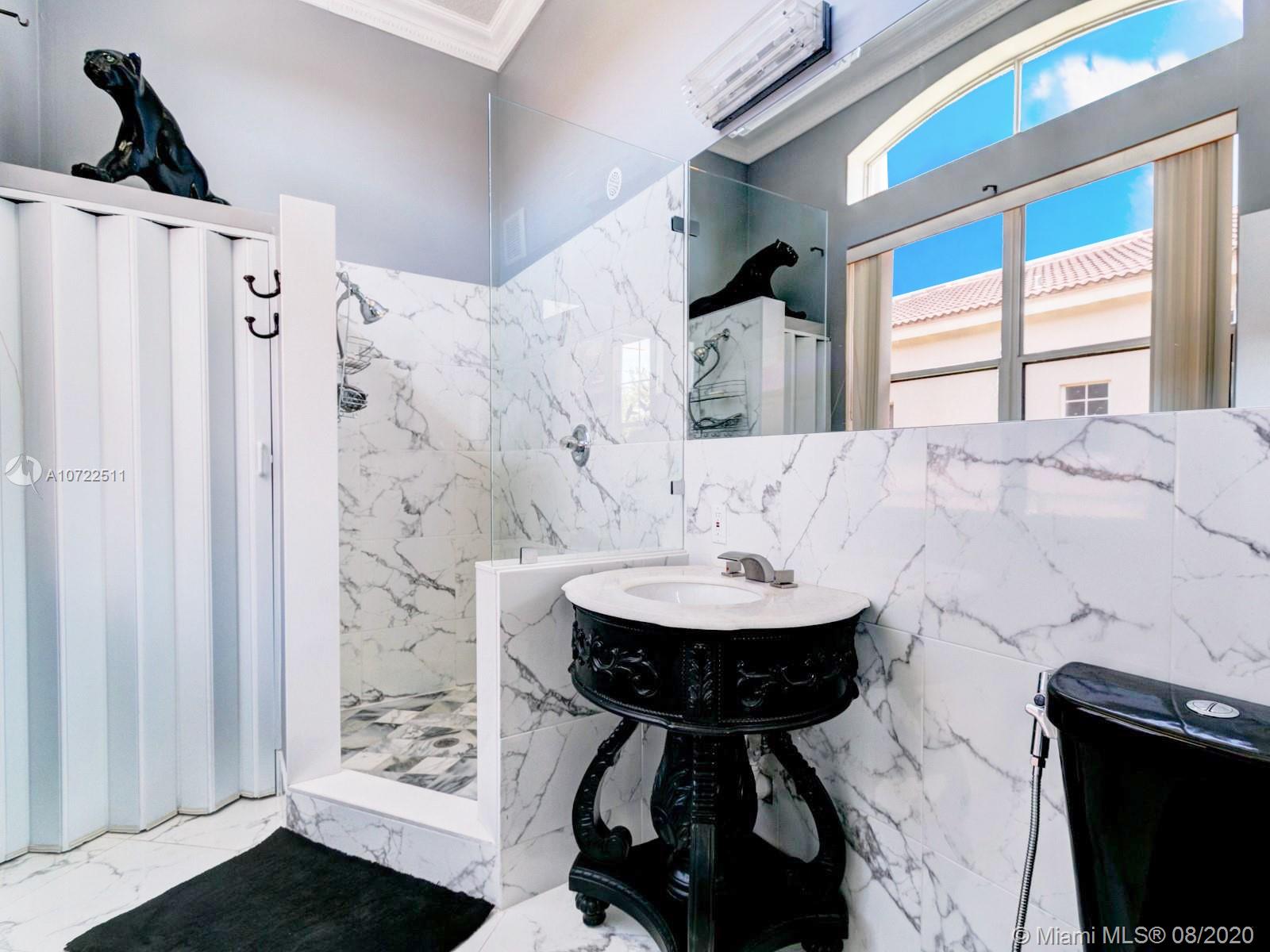 HOLLYWOOD GOLF ESTATES SE - Residential