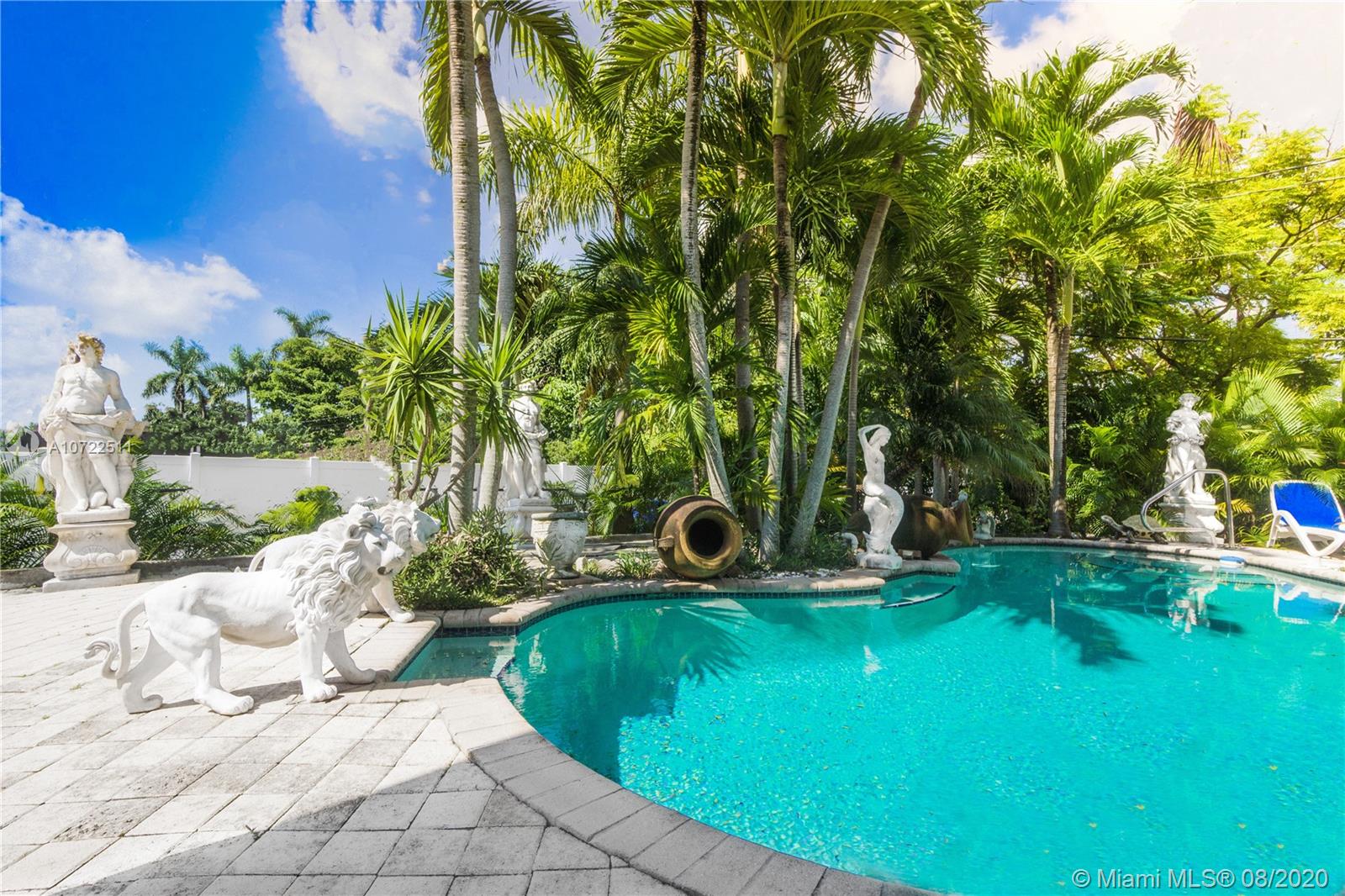 HOLLYWOOD GOLF ESTATES SE - Residential