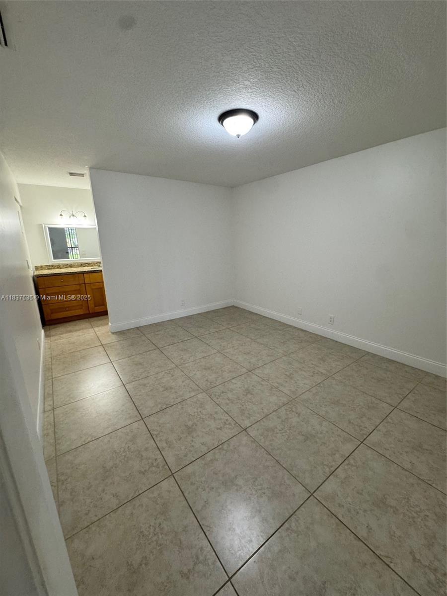 KARANDA VILLAGE III-B CON - Residential