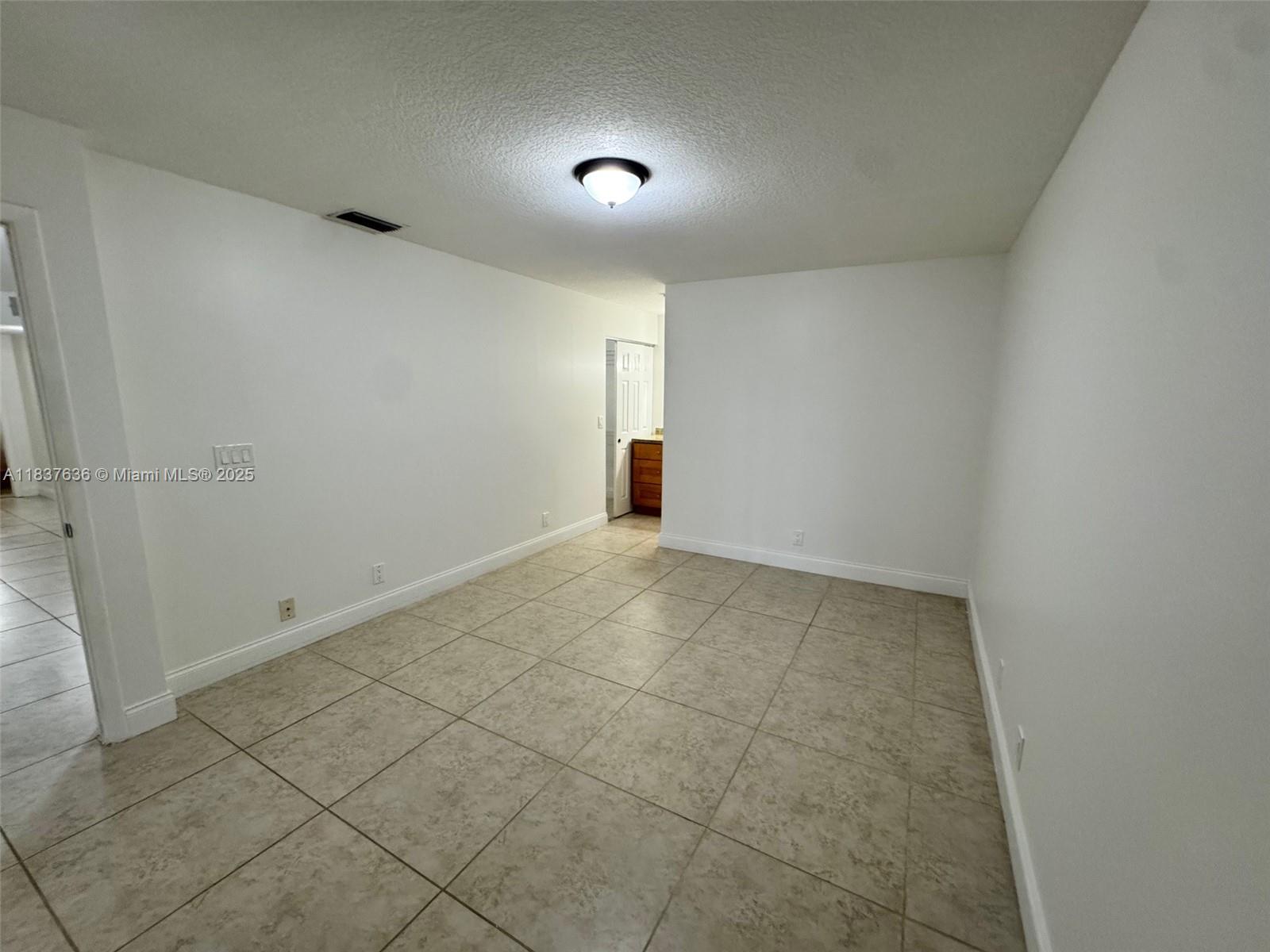 KARANDA VILLAGE III-B CON - Residential